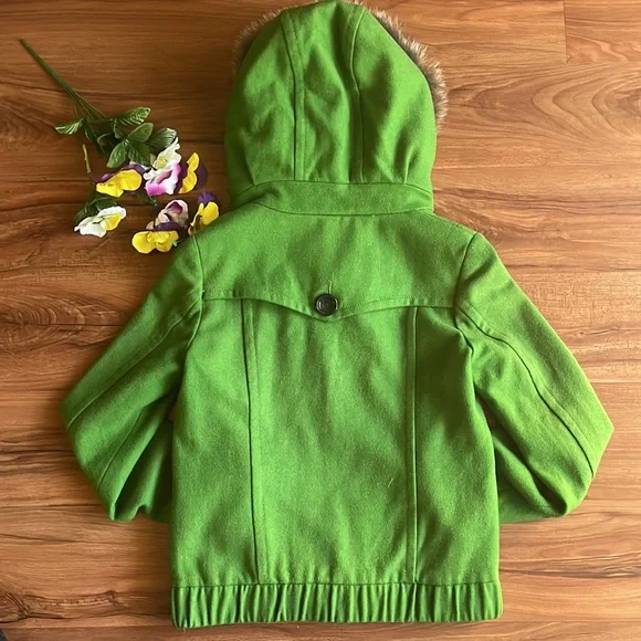 Ochirly Green Jacket Size S – Stylish Lightweight Women’s Jacket EUC - Picture 5 of 16